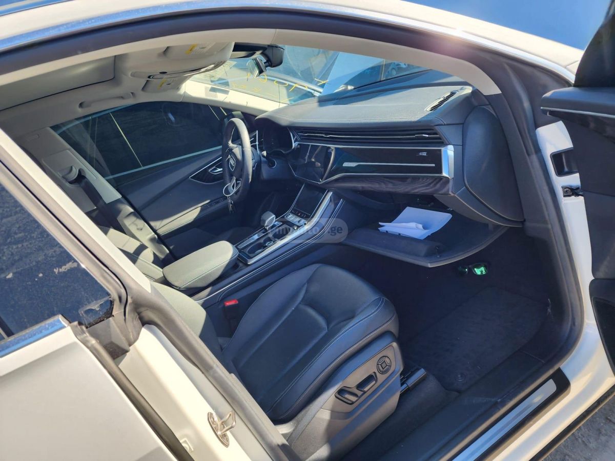 Audi Q8 2023 — миниатюра 3