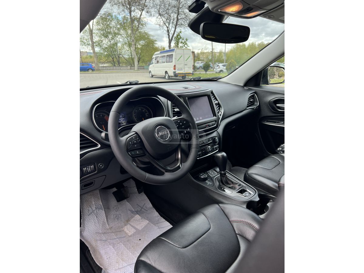 Jeep Cherokee - фото 5