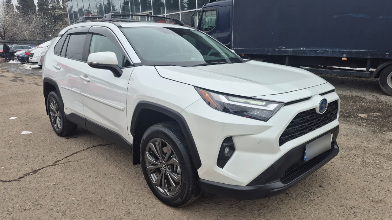 Toyota Rav 4 - фото 1