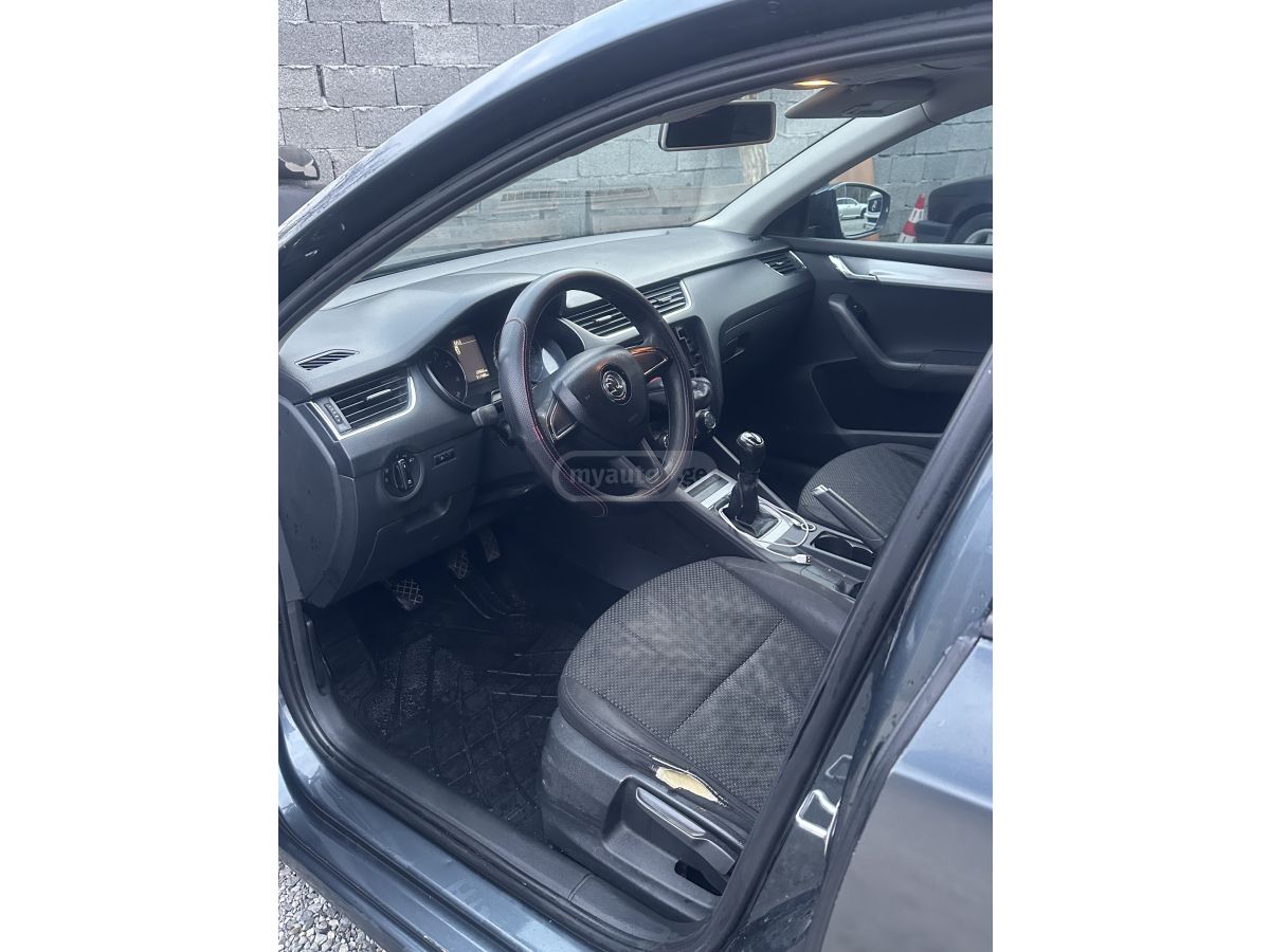 Skoda Octavia - фото 12