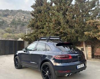 PorscheMacan2018