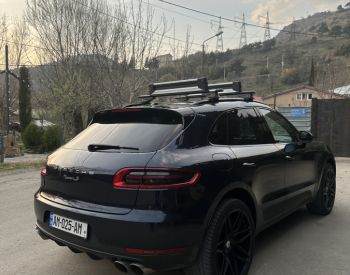 PorscheMacan2018