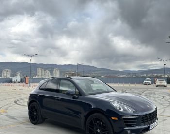 PorscheMacan2018