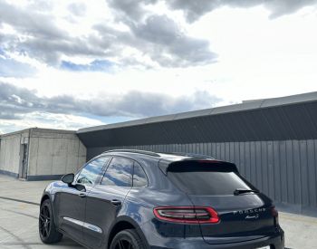 PorscheMacan2018