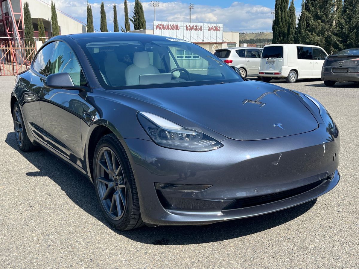 Tesla Model 3 - фото 2