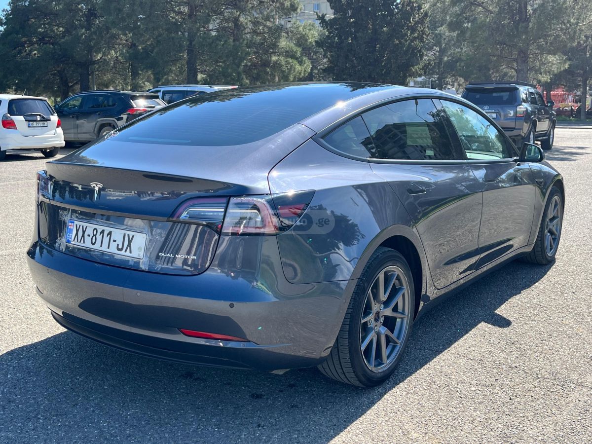 Tesla Model 3 - фото 4