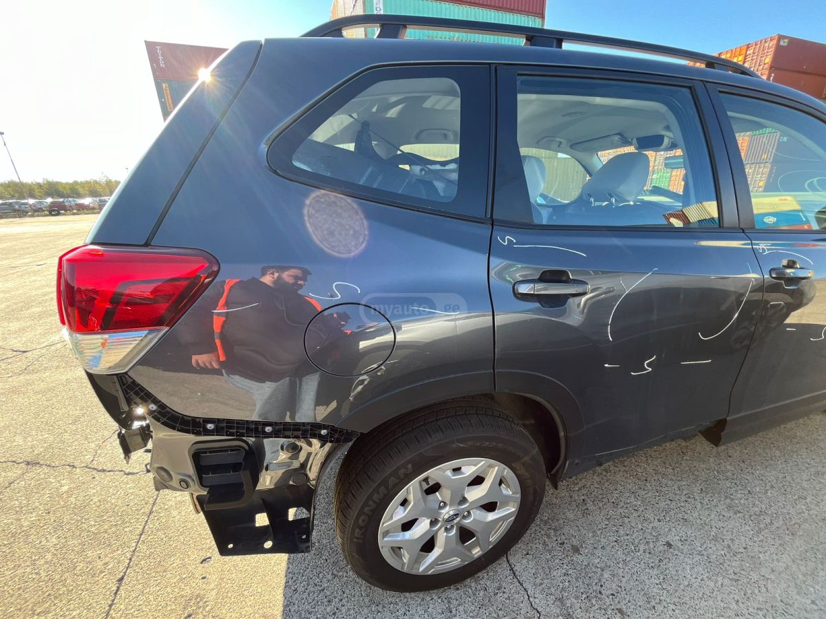 Subaru Base 4dr All-Wheel Drive CVT — миниатюра 8