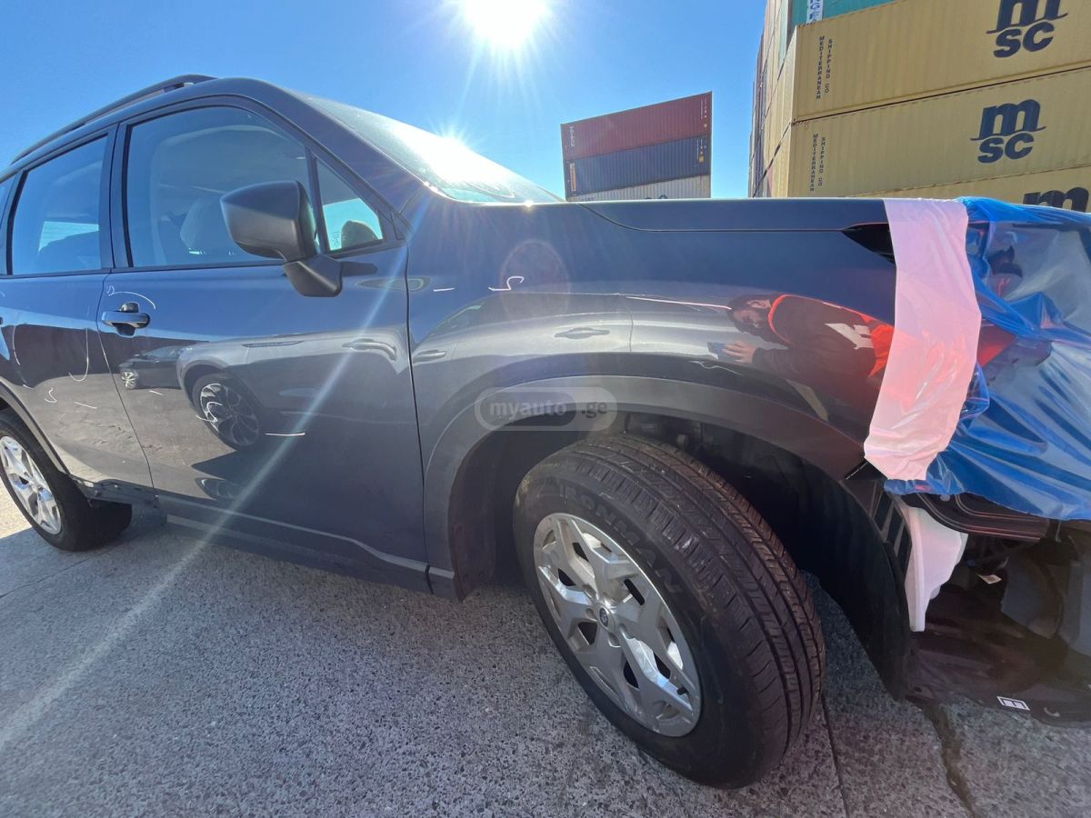 Subaru Base 4dr All-Wheel Drive CVT — миниатюра 9