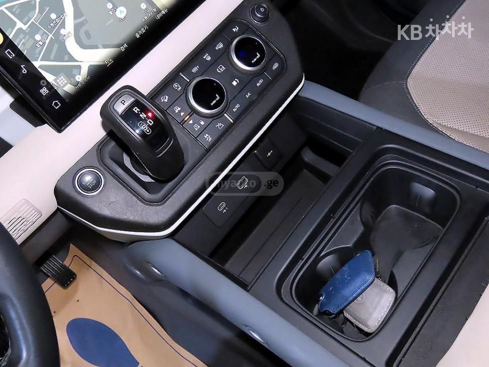 Land Rover Defender 110 - фото 10