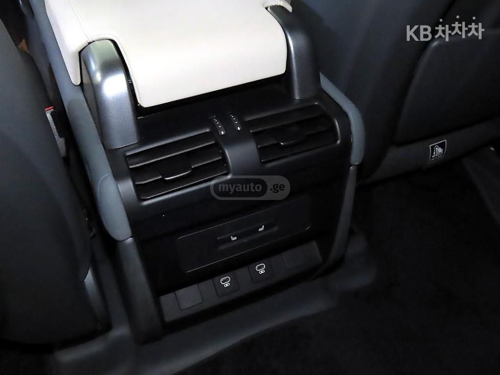 Land Rover Defender 110 - фото 11