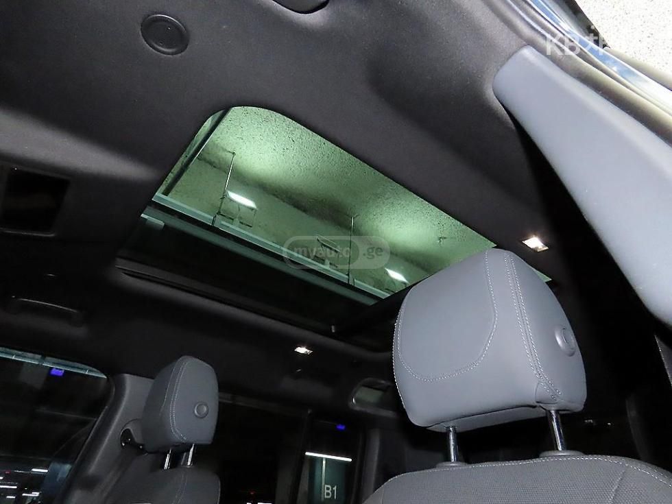 Land Rover Defender 110 - фото 12