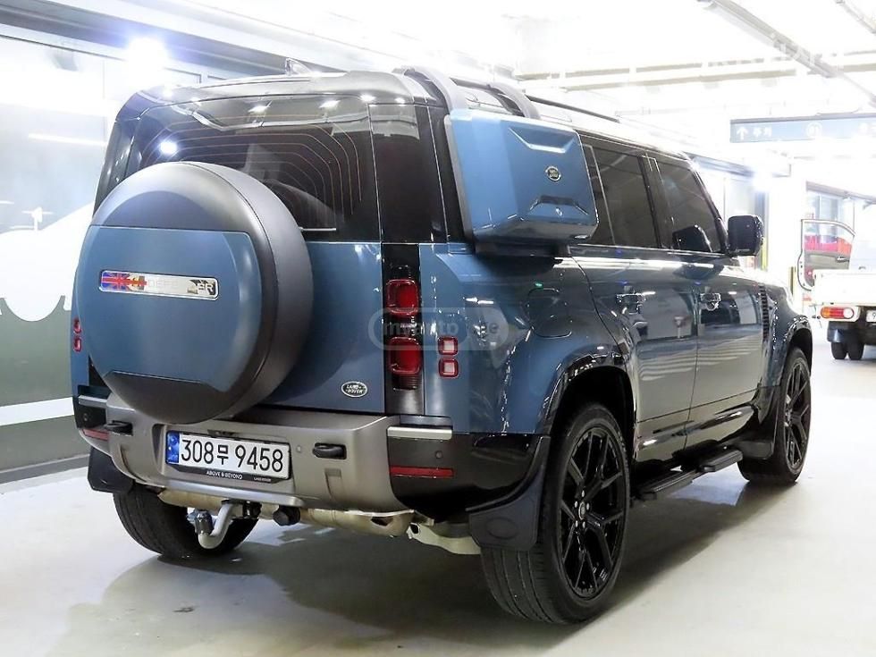 Land Rover Defender 110 - фото 4