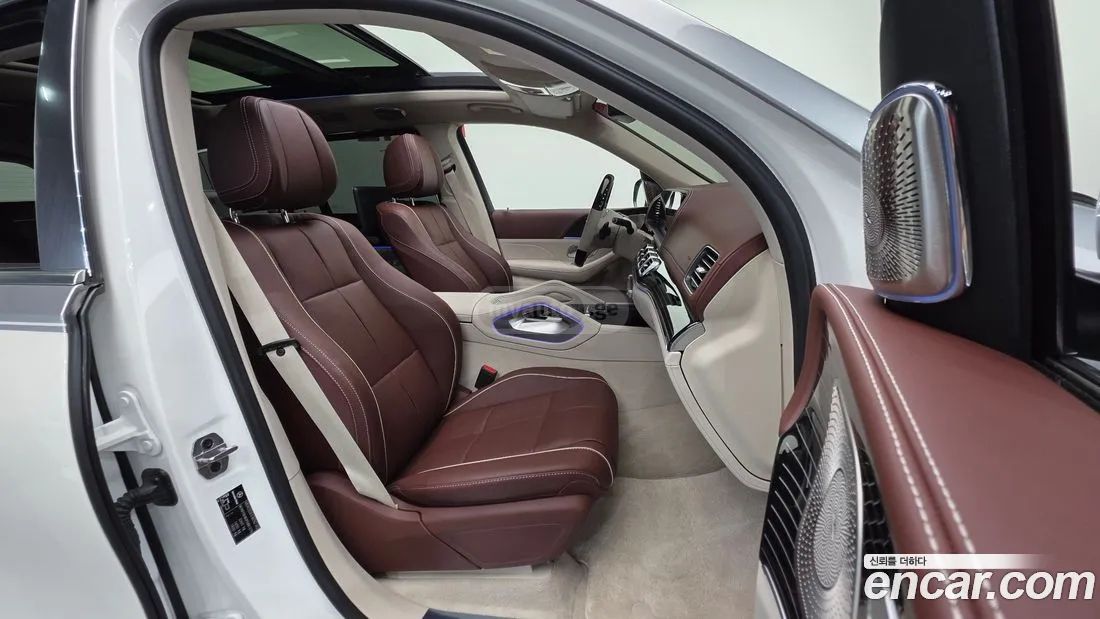 Mercedes-Benz GLS 63 AMG - фото 10