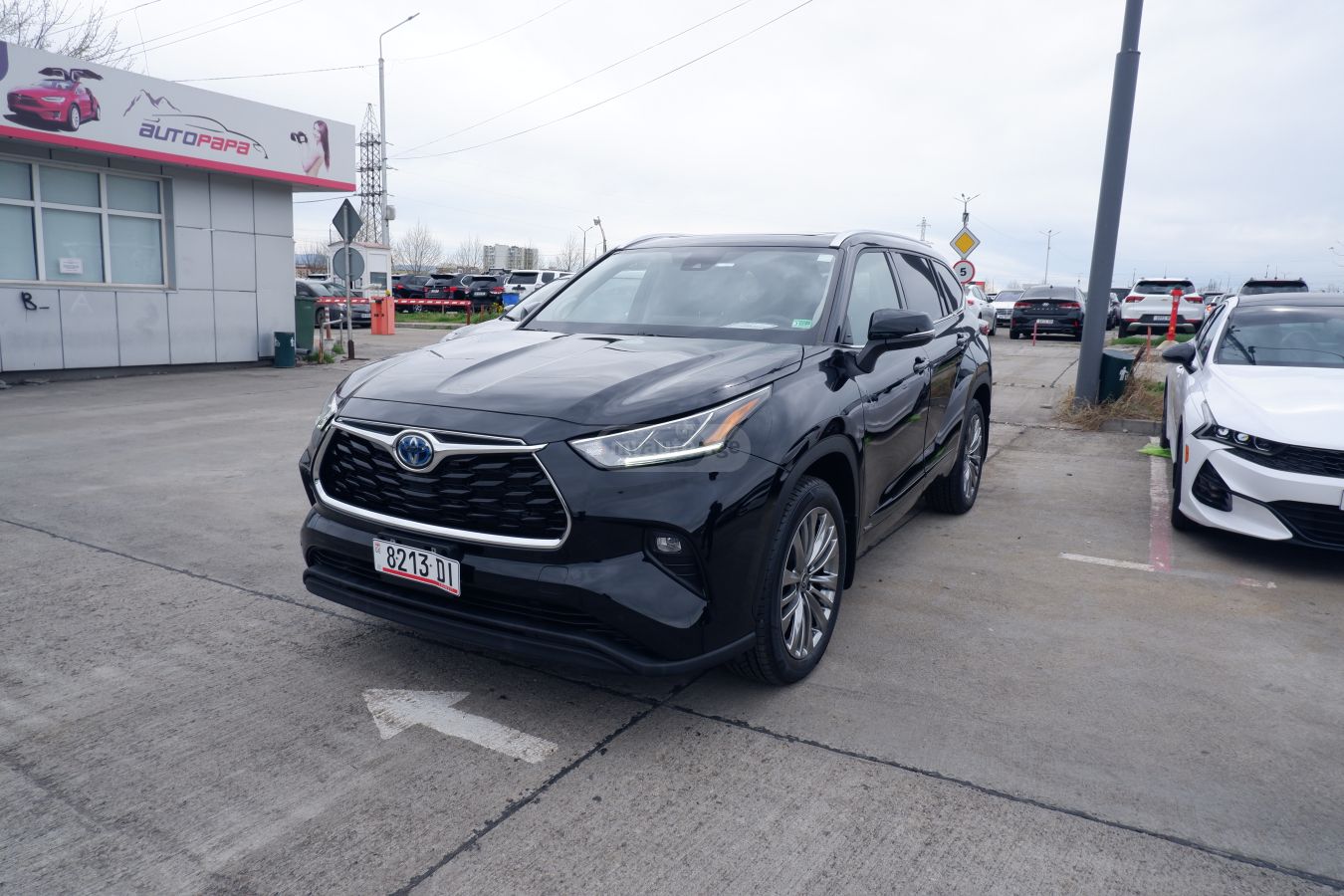 Toyota Highlander - фото 1