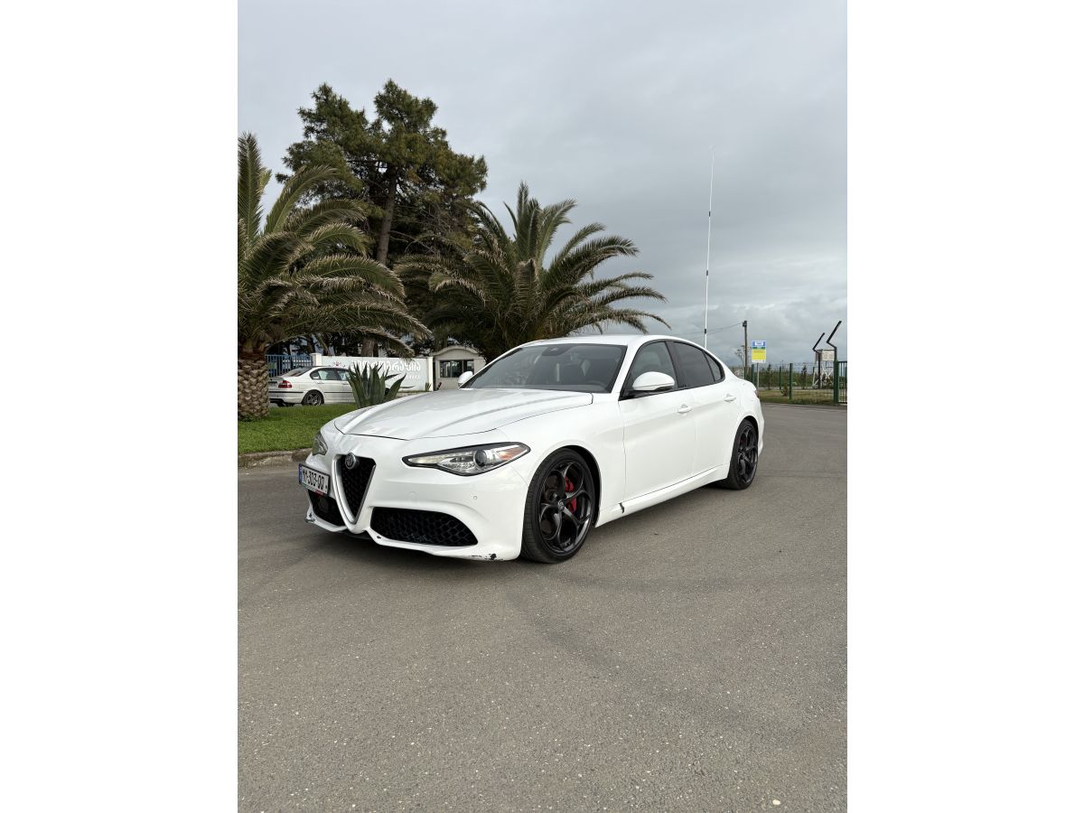 Alfa Romeo Giulia - фото 1
