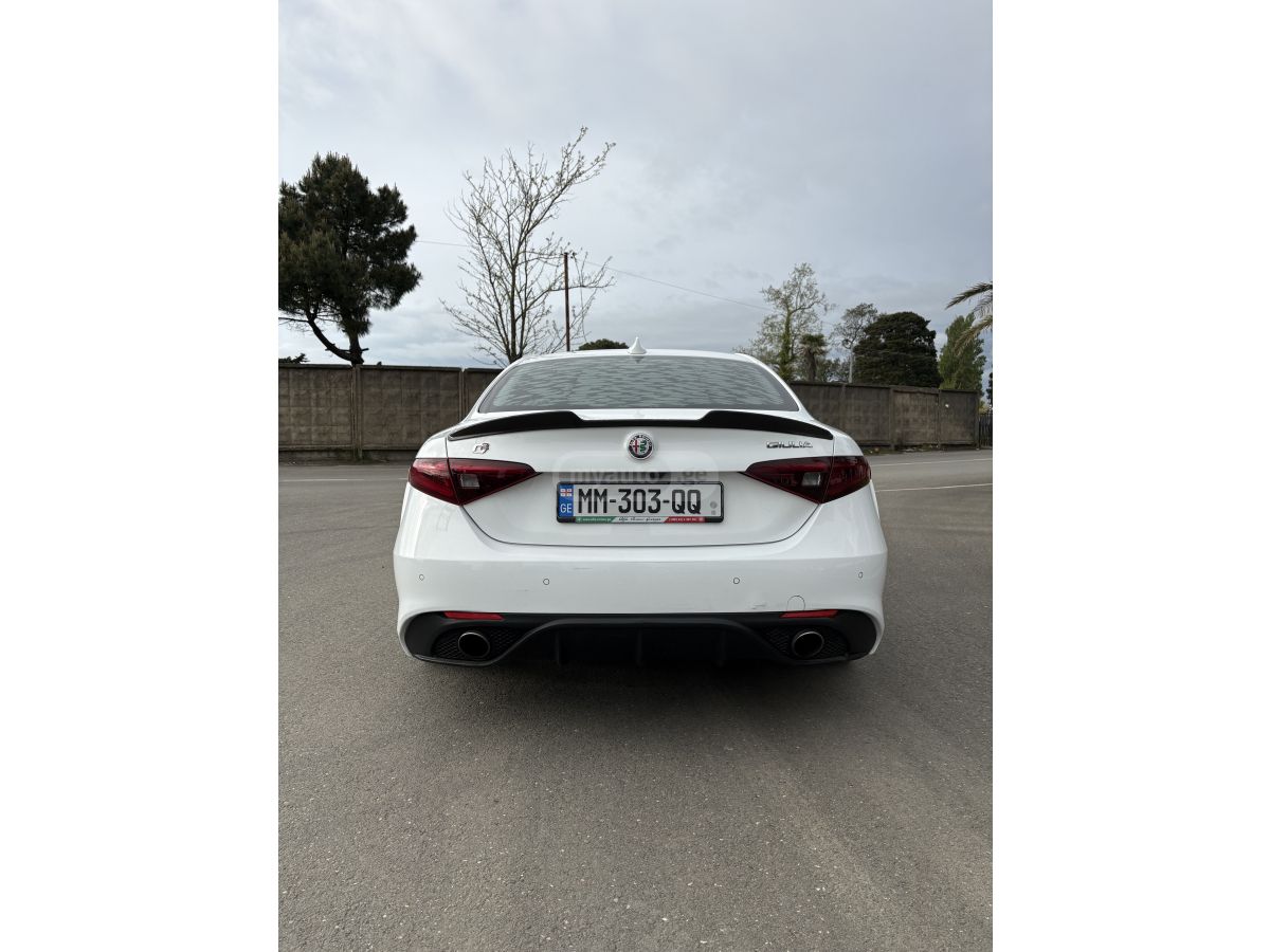 Alfa Romeo Giulia - фото 3