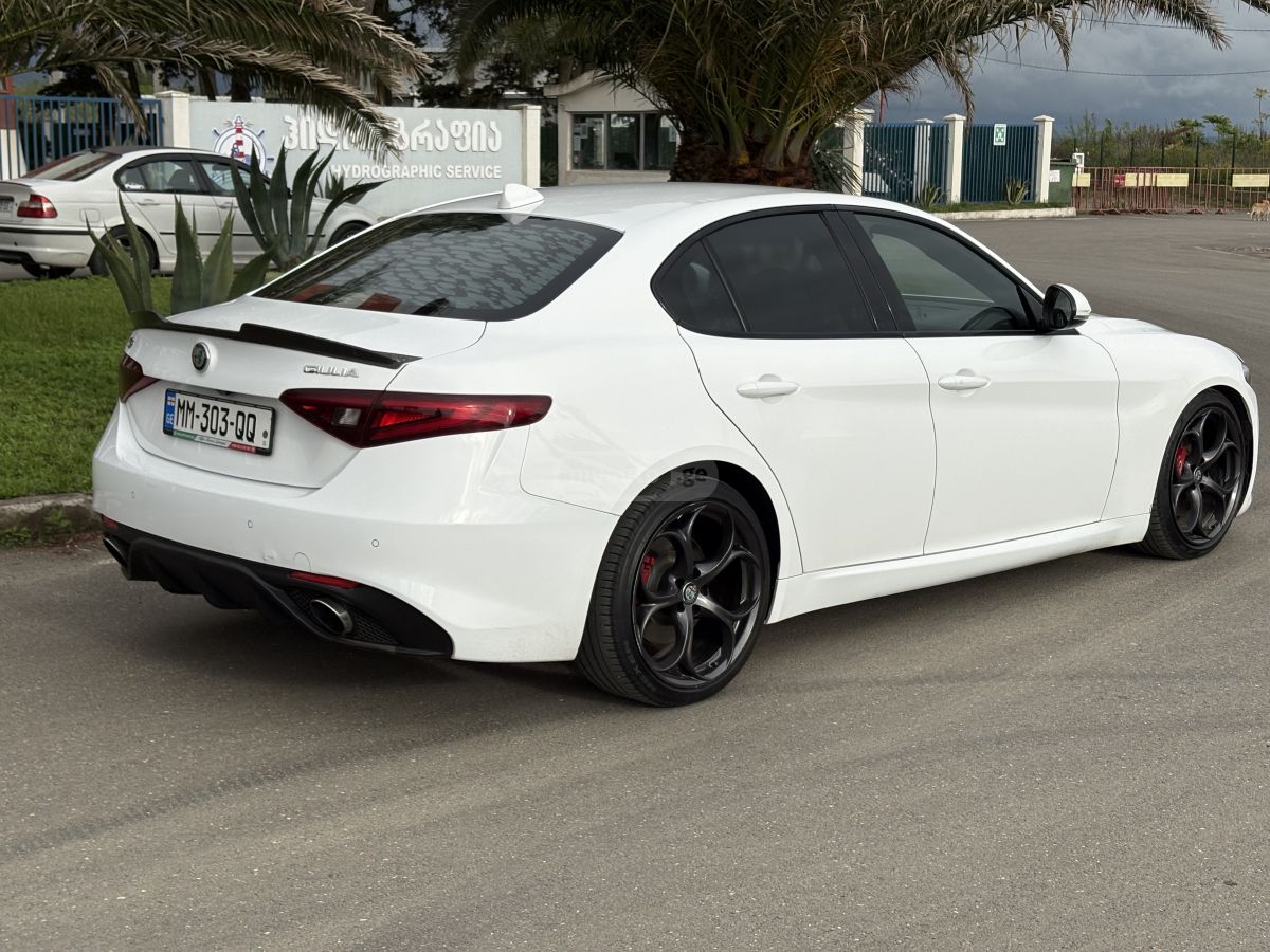 Alfa Romeo Giulia - фото 5