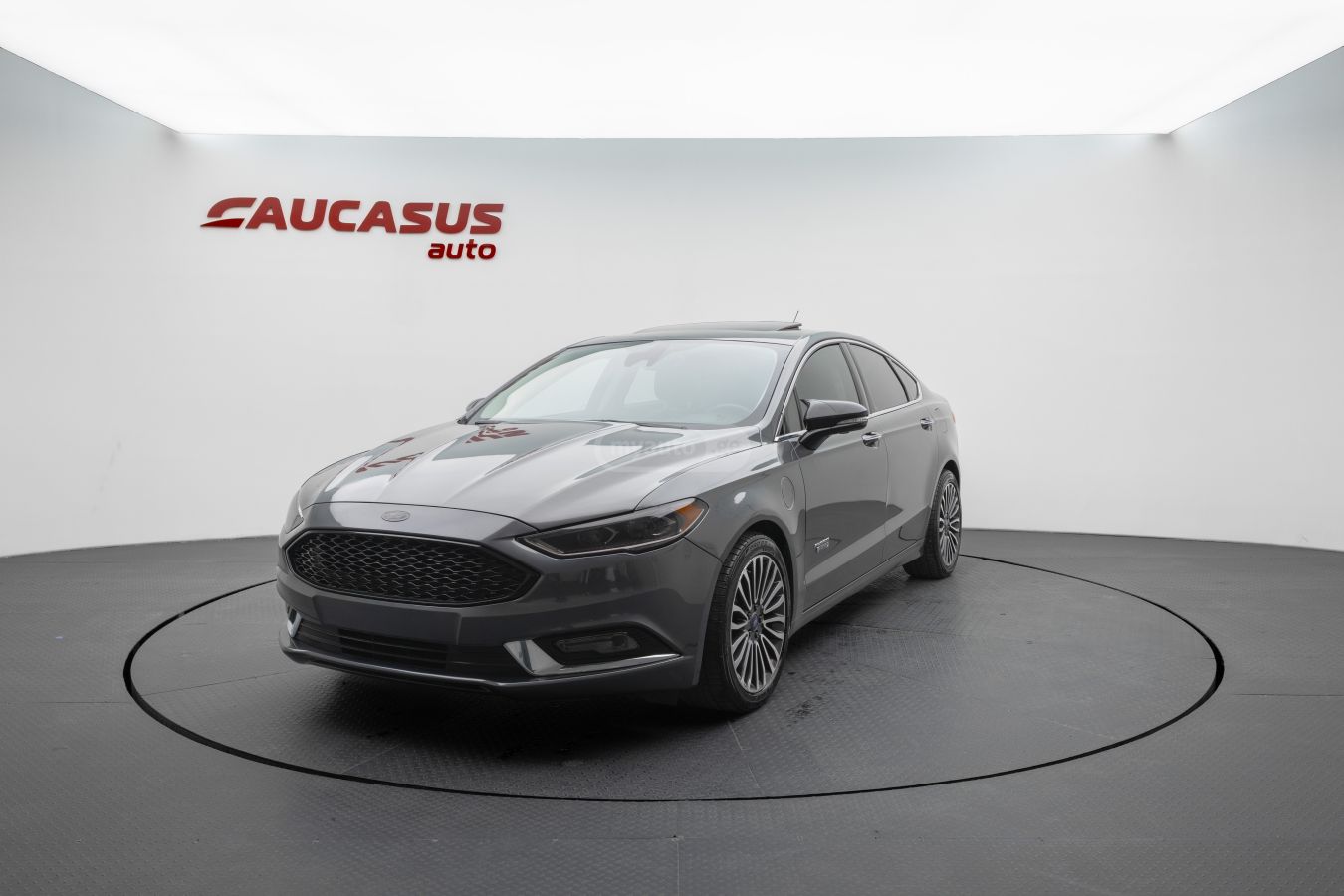 Ford Fusion - фото 1