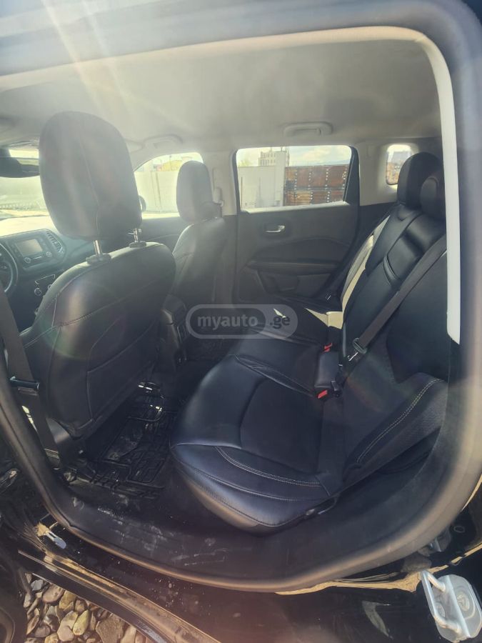 Jeep Compass - фото 7