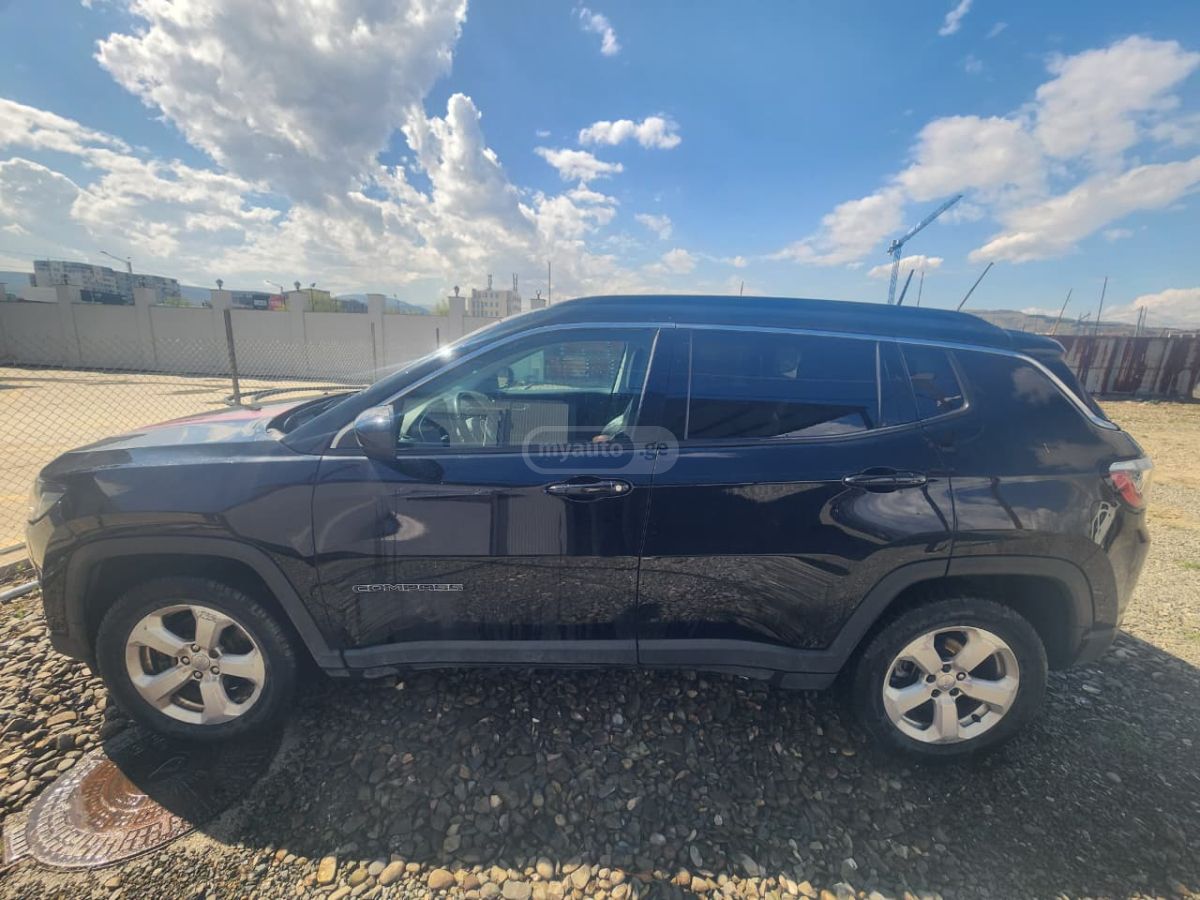 Jeep Compass - фото 8