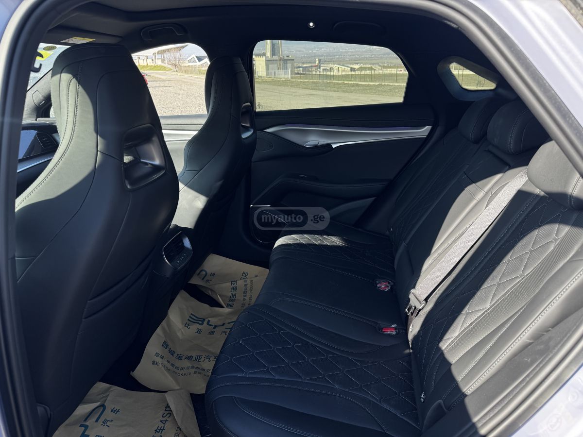 BYD Sealion 7 - фото 14