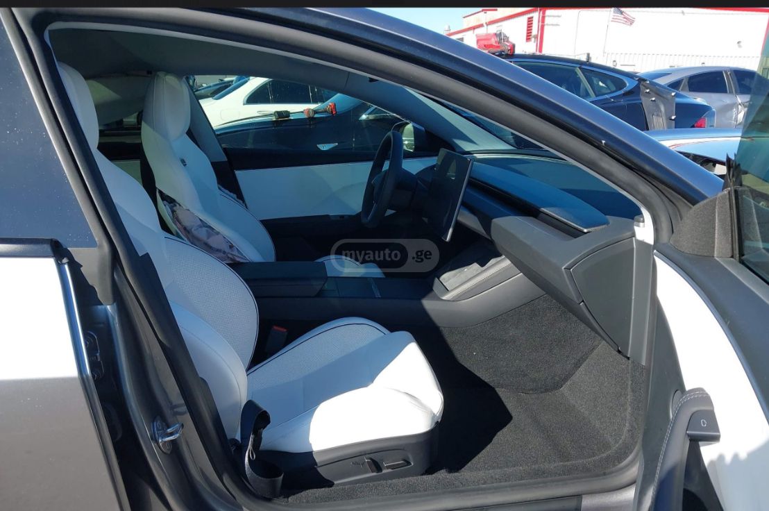 Tesla Model 3 - фото 3