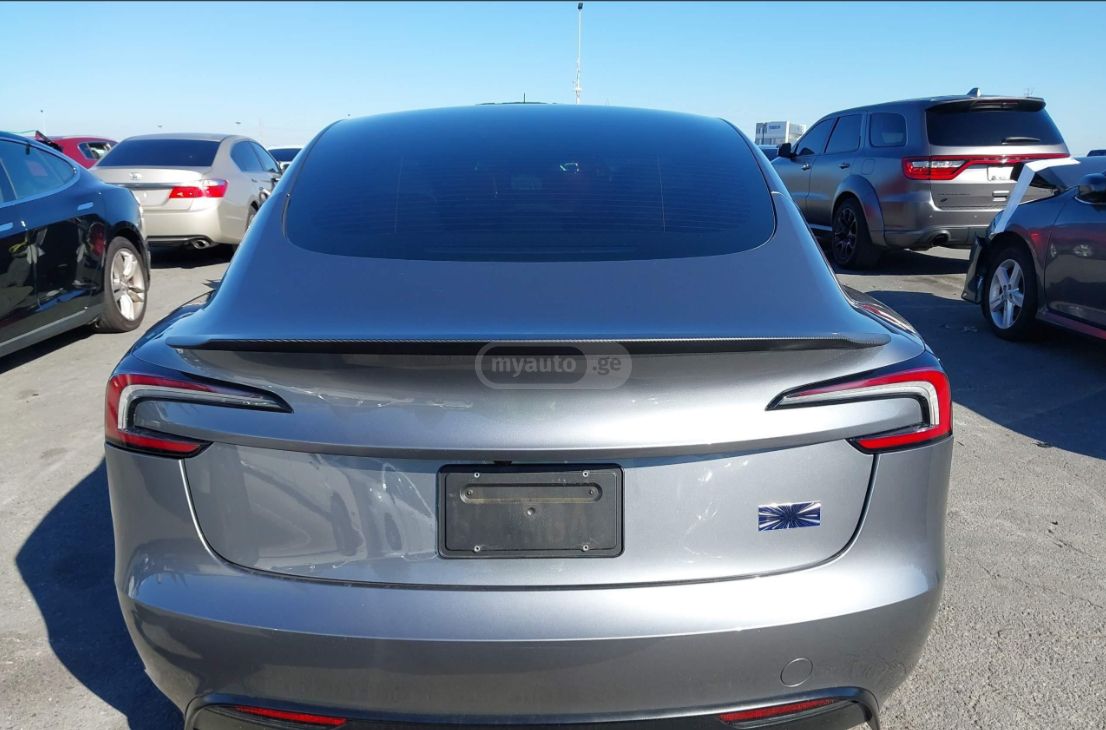 Tesla Model 3 - фото 5