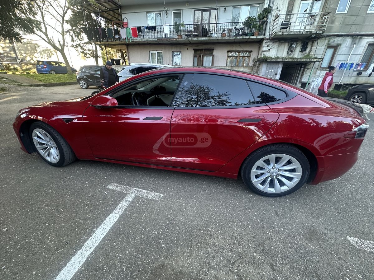 Tesla Model S - фото 2