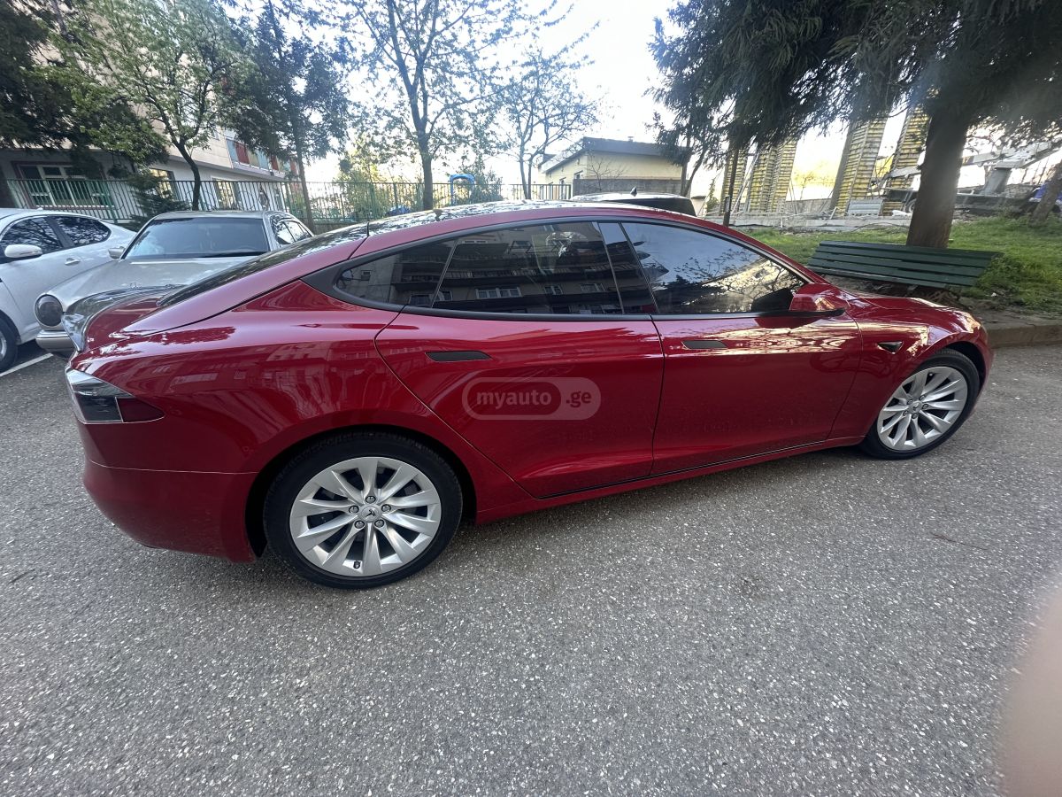 Tesla Model S - фото 3