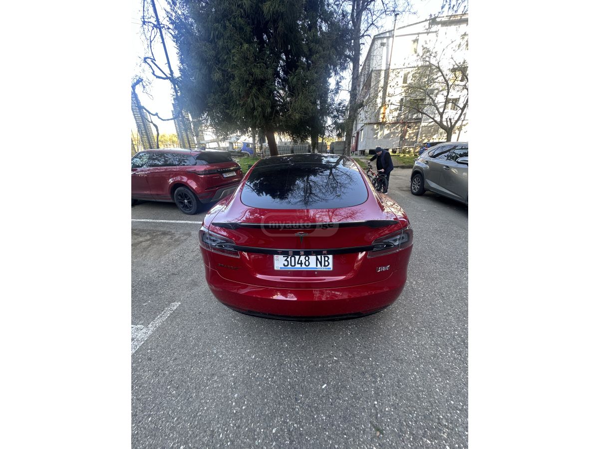 Tesla Model S - фото 4