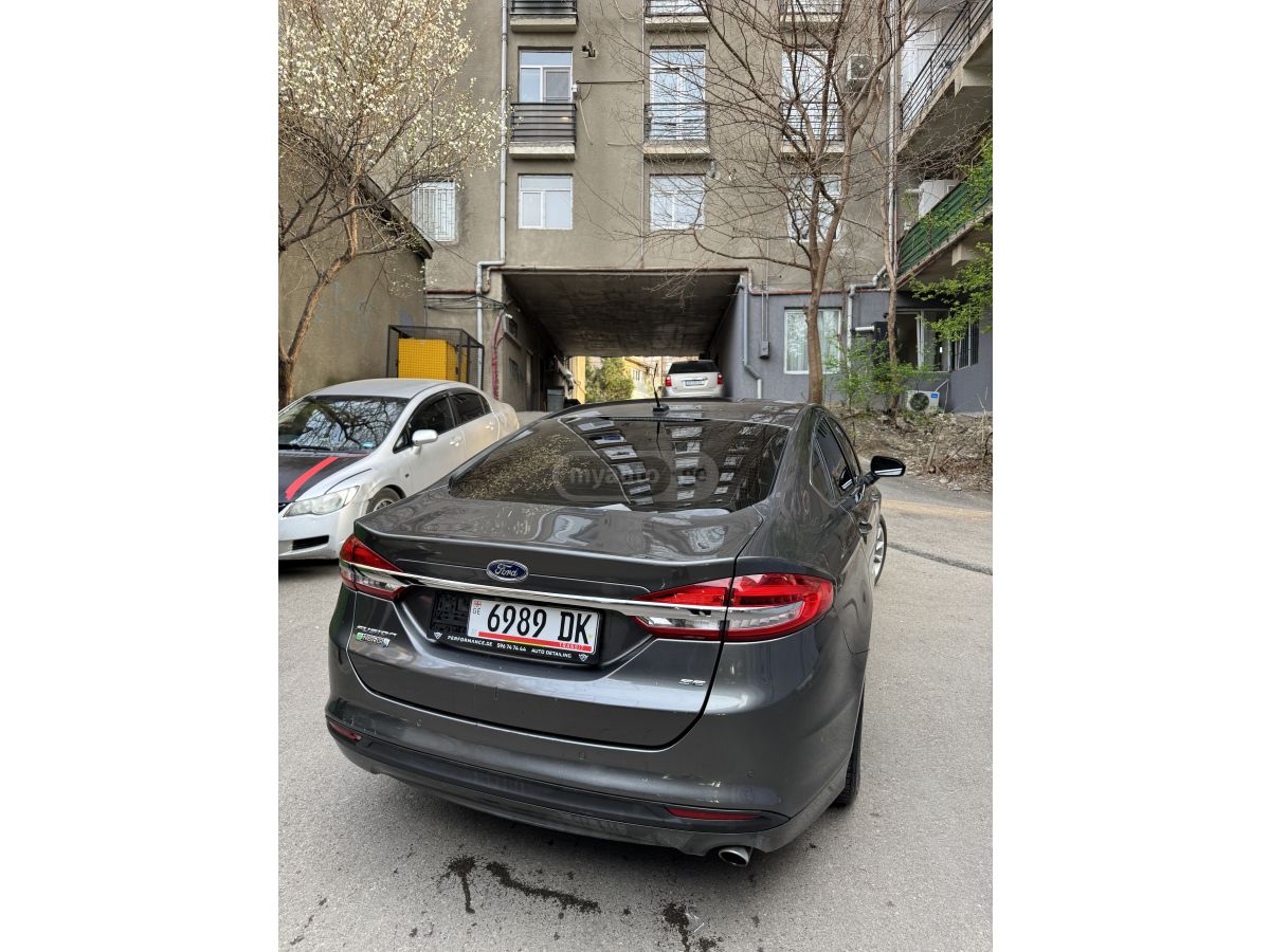 Ford Fusion - фото 2