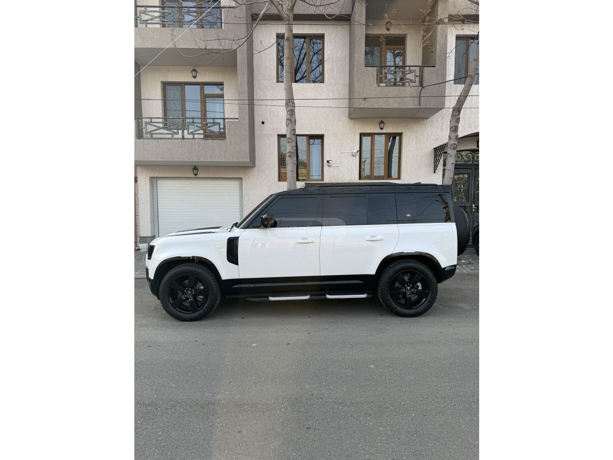 Land Rover Defender 110 - фото 7