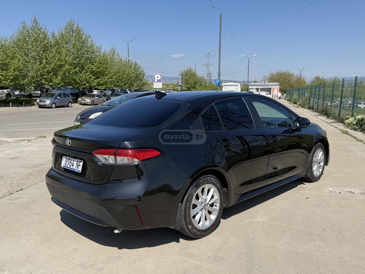 Toyota Corolla - фото 2