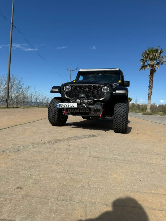 Jeep Wrangler - фото 1