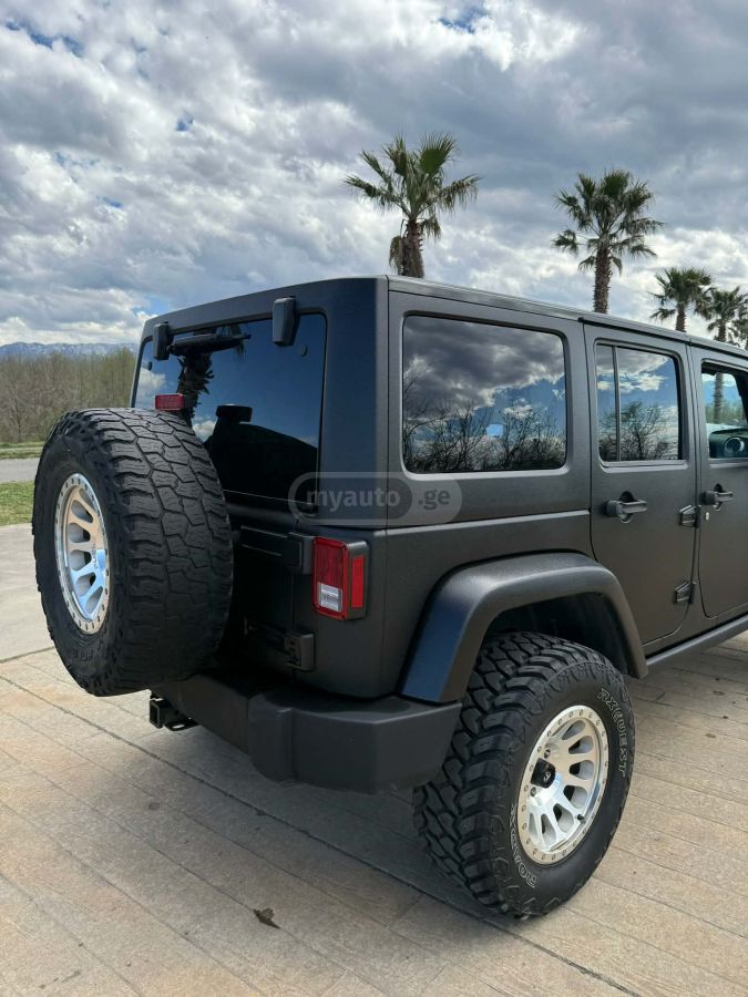 Jeep Wrangler - фото 12
