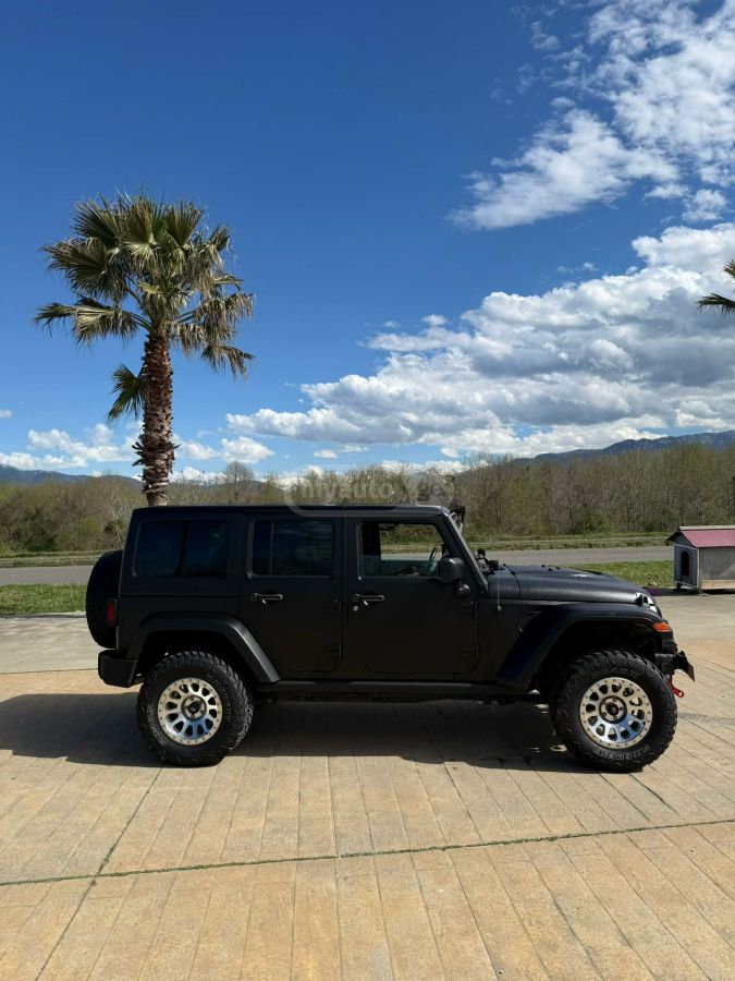 Jeep Wrangler - фото 6