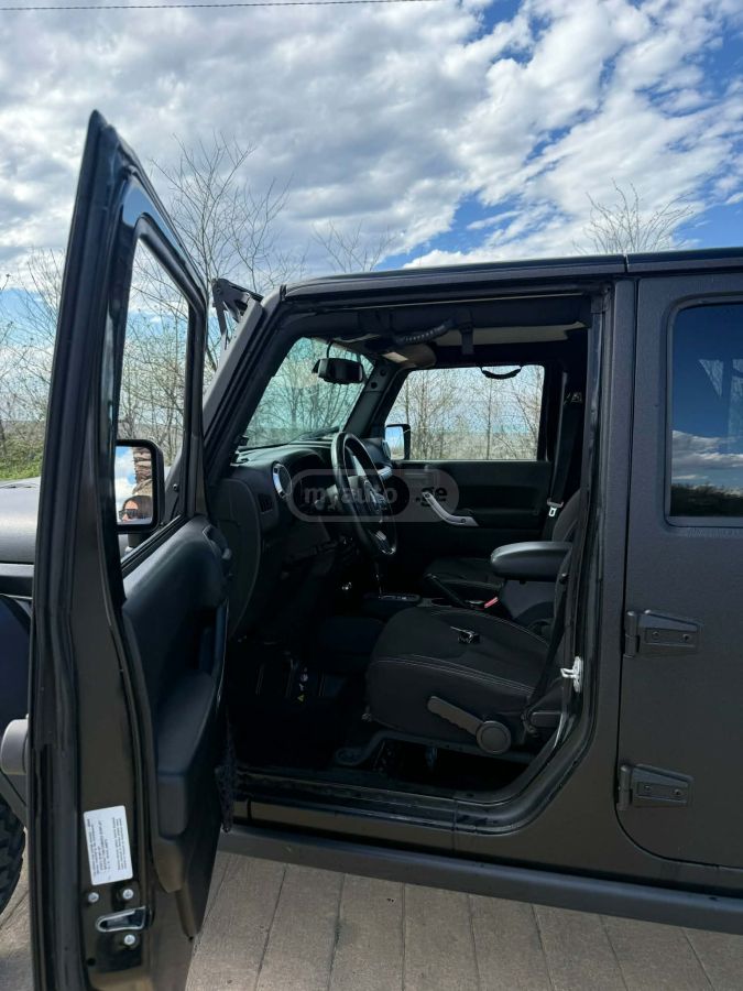 Jeep Wrangler - фото 9