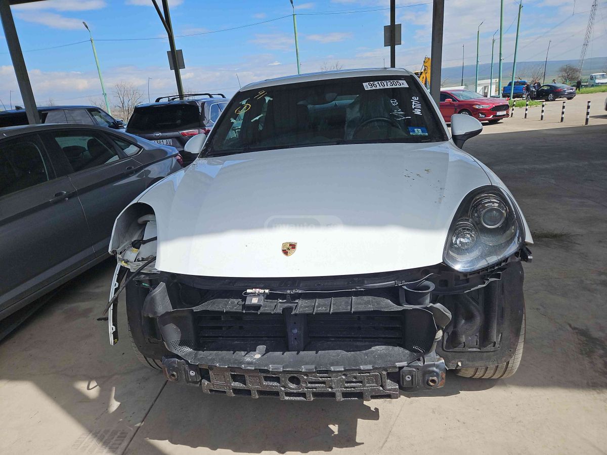 Porsche Cayenne - фото 6