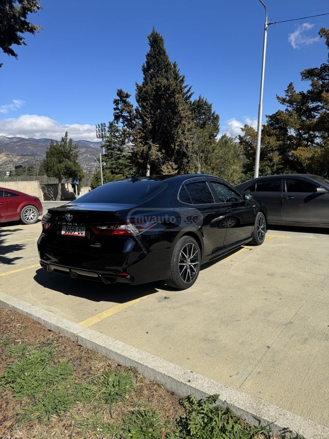 Toyota Camry - фото 3