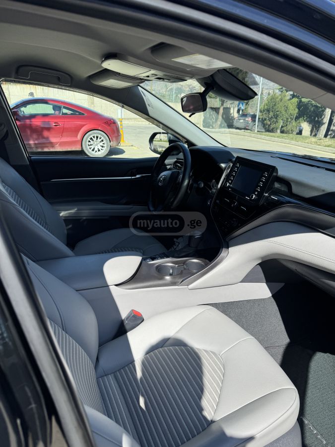 Toyota Camry - фото 4