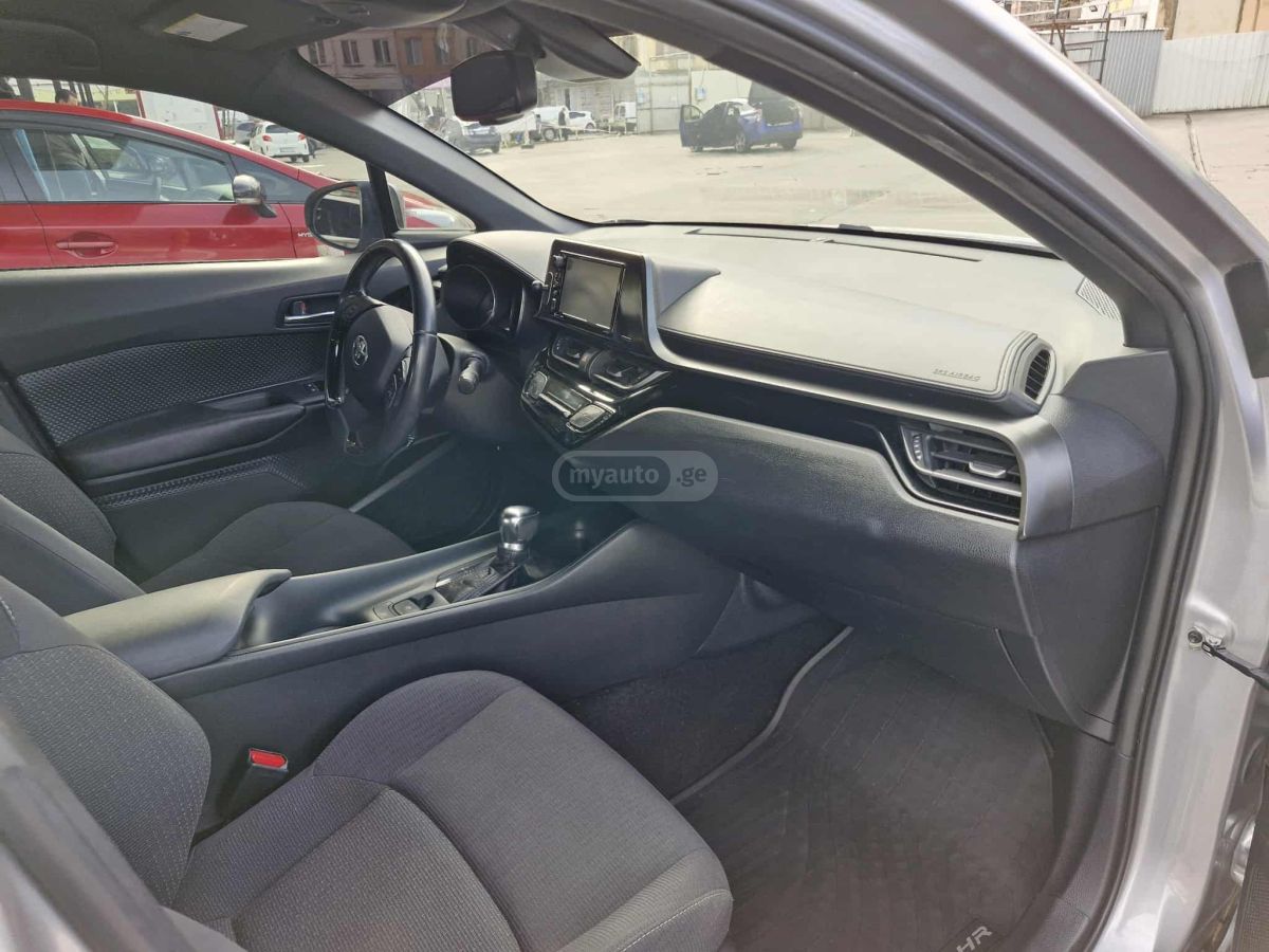 Toyota CHR - фото 6