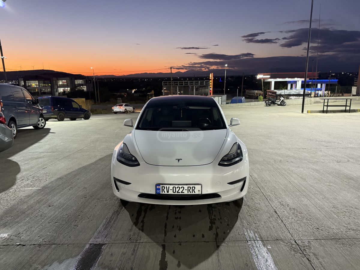 Tesla Model 3 - фото 5