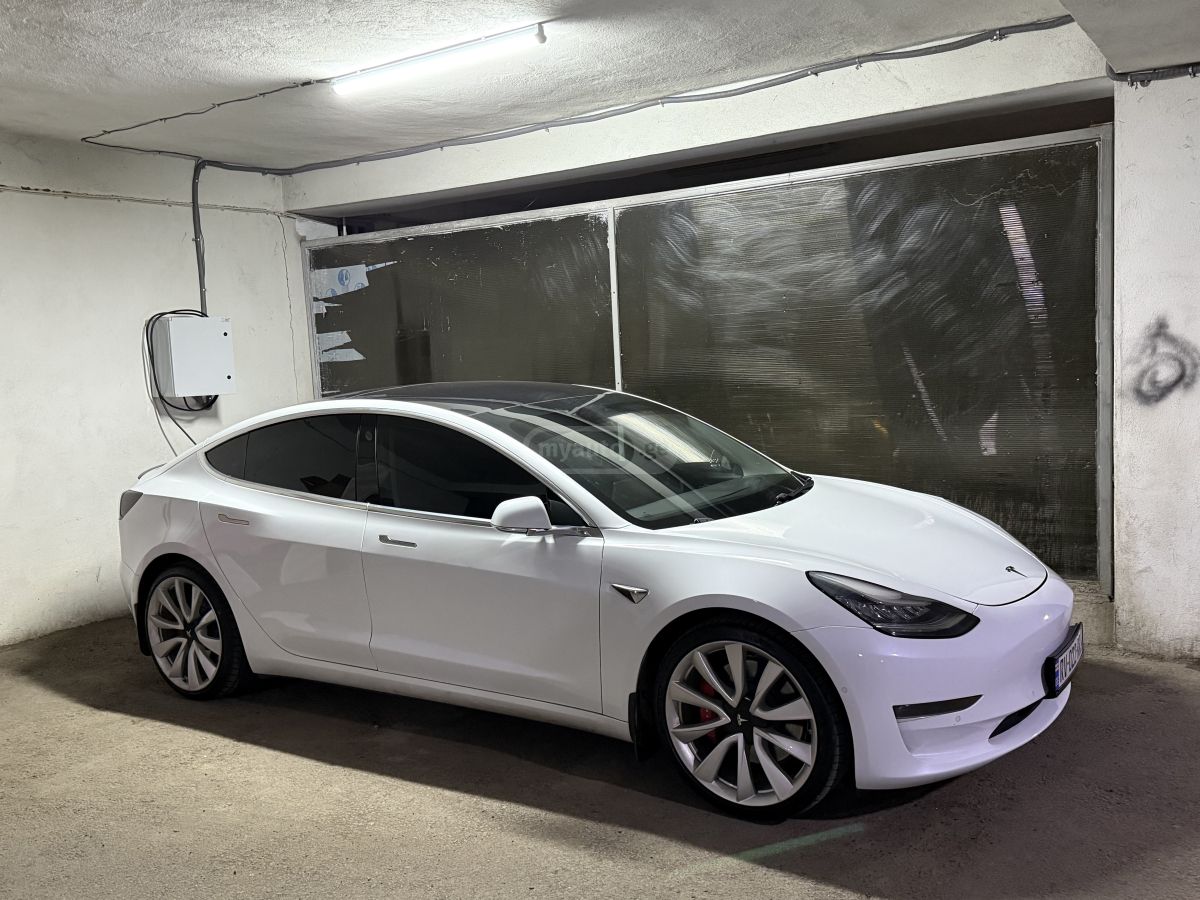Tesla Model 3 - фото 6