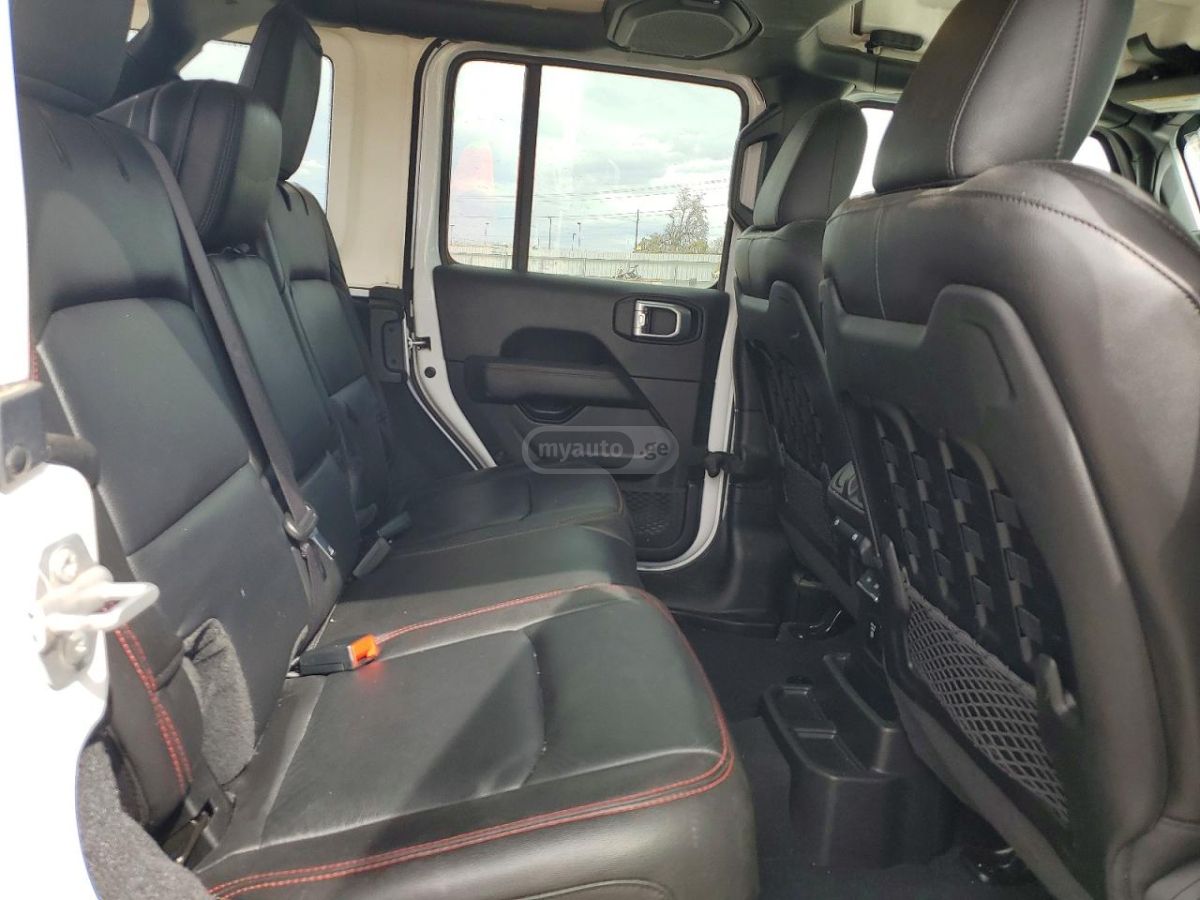 Jeep Wrangler - фото 11