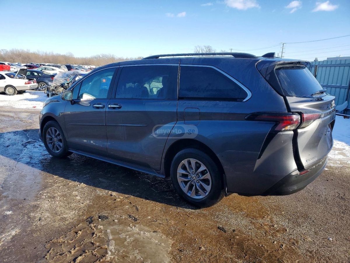 Toyota Sienna 2025 — миниатюра 2