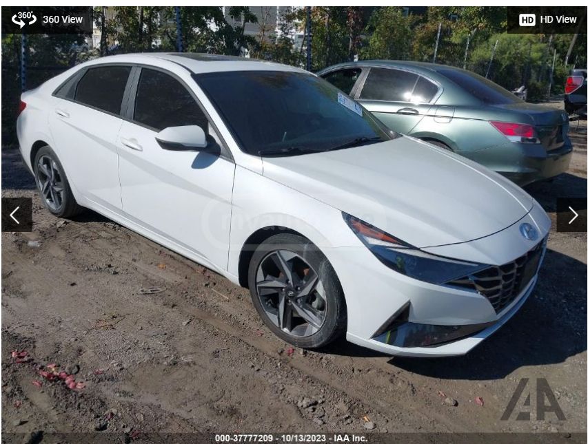 Hyundai Elantra - фото 1