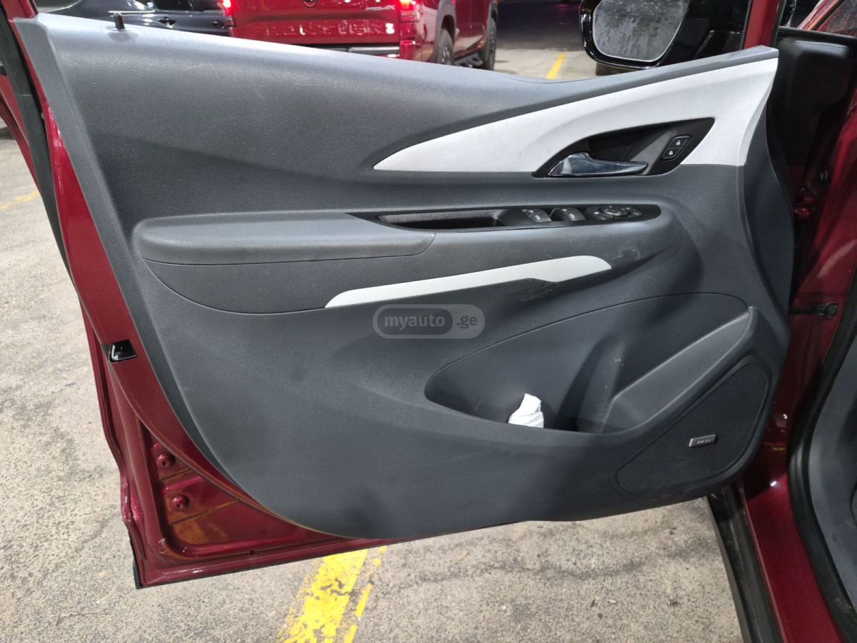 Chevrolet Bolt EV - фото 6