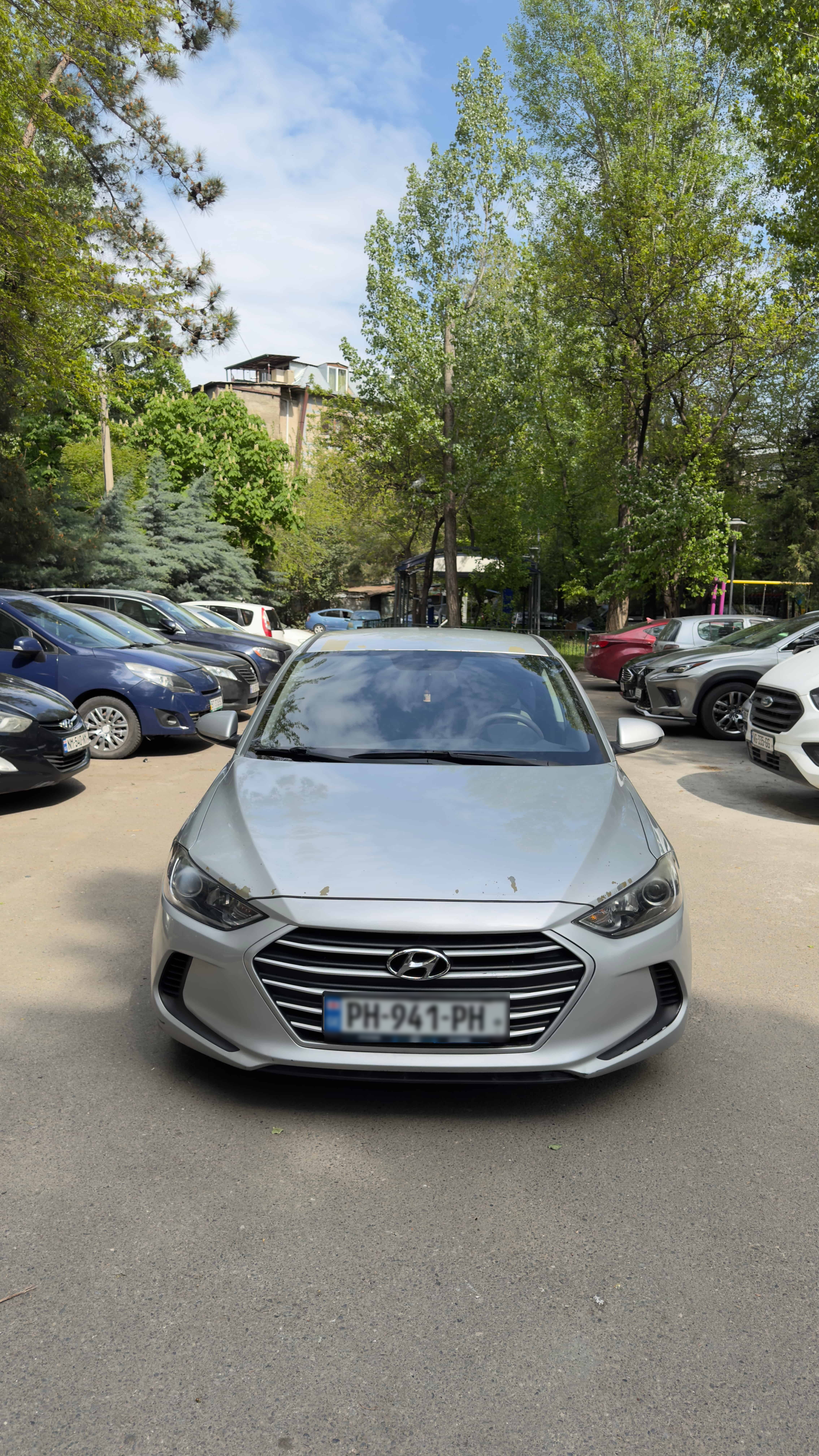 Hyundai Elantra - фото 2