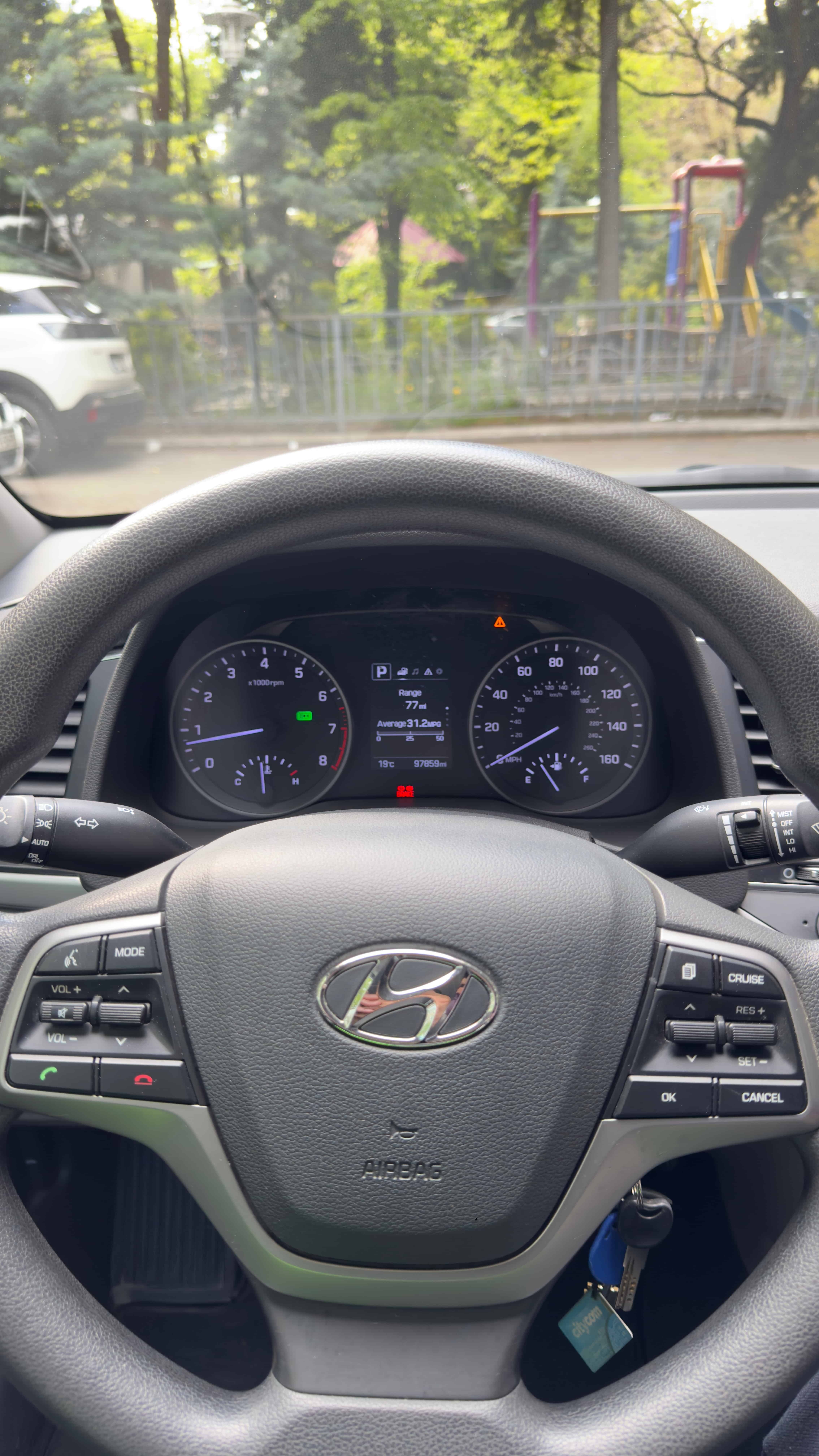 Hyundai Elantra - фото 4