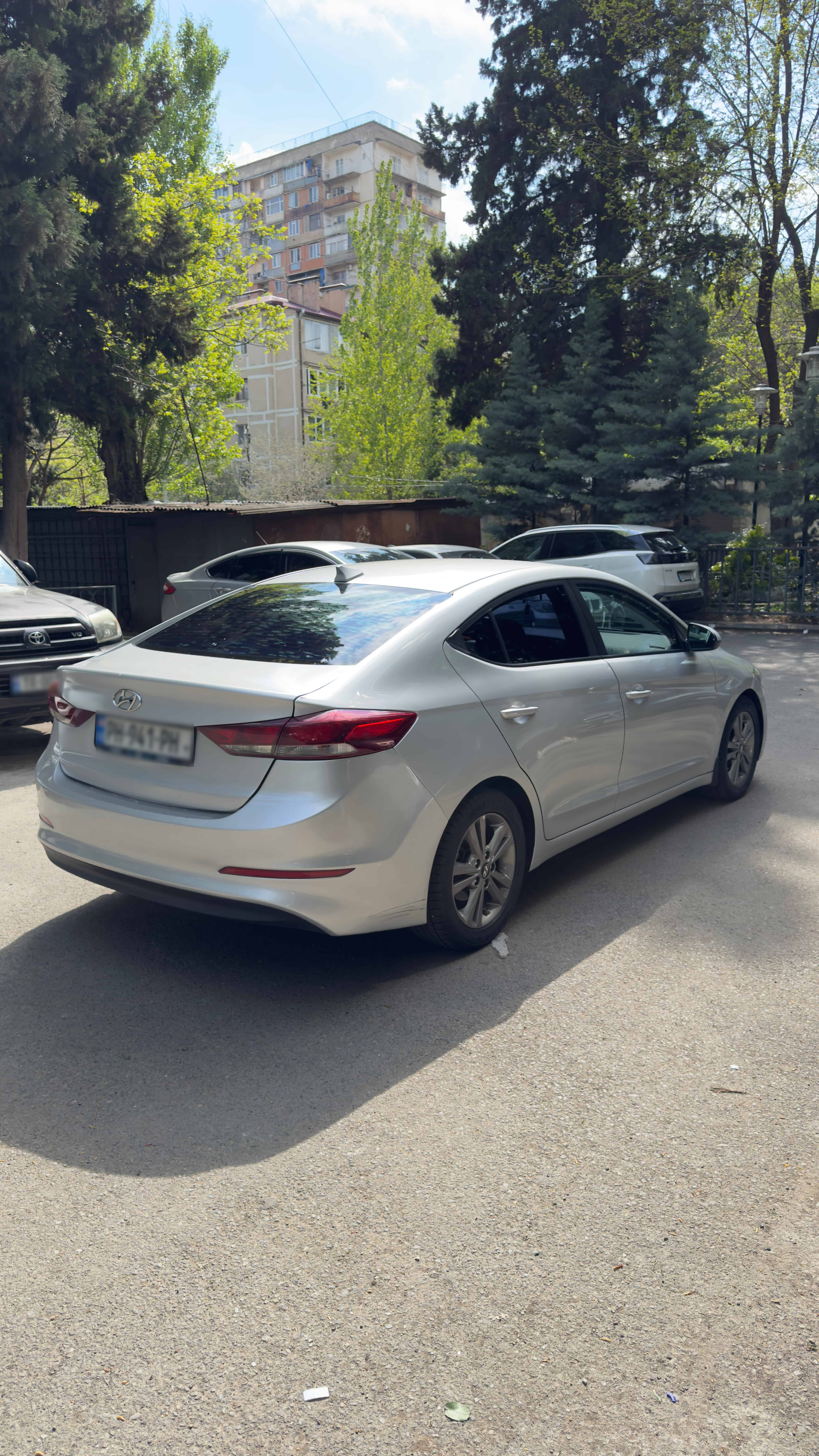 Hyundai Elantra - фото 8